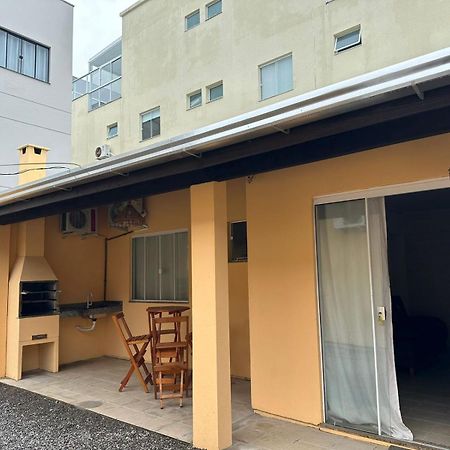 Villa Casa Entre Dois Mares - Casa Laranja à Bombinhas Extérieur photo